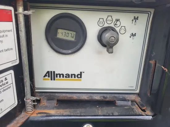 2018 Allmand NIGHT LIGHT V Portable Light Tower