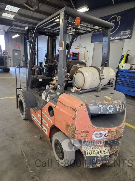 2018 Toyota 8FGU25 Warehouse Forklift