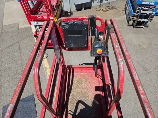 2018 MEC MICRO 19 Scissor Lift