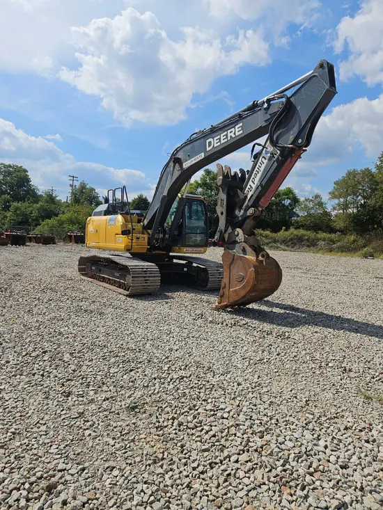 2019 John Deere 210G LC Excavator