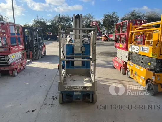 2018 Genie GR-20 Self-Propelled One-Person Lift