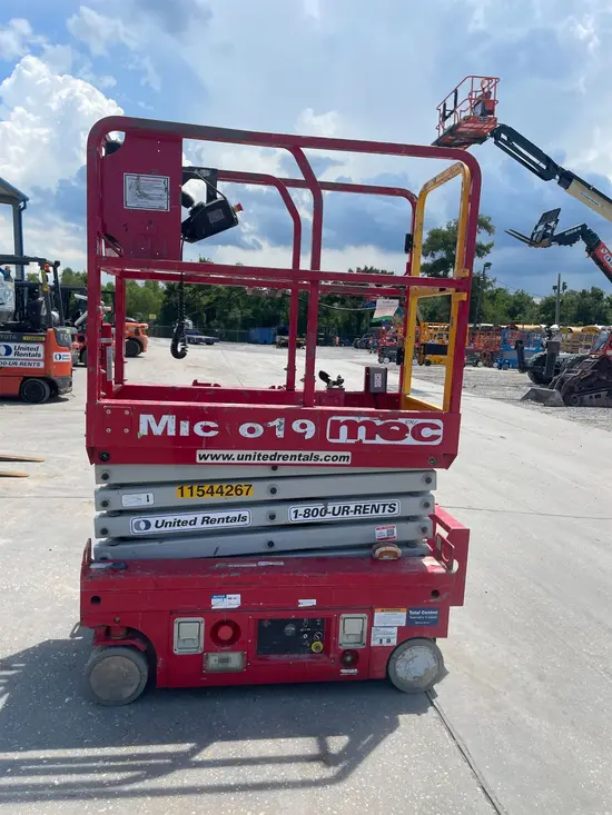 2022 MEC MICRO 19 Scissor Lift