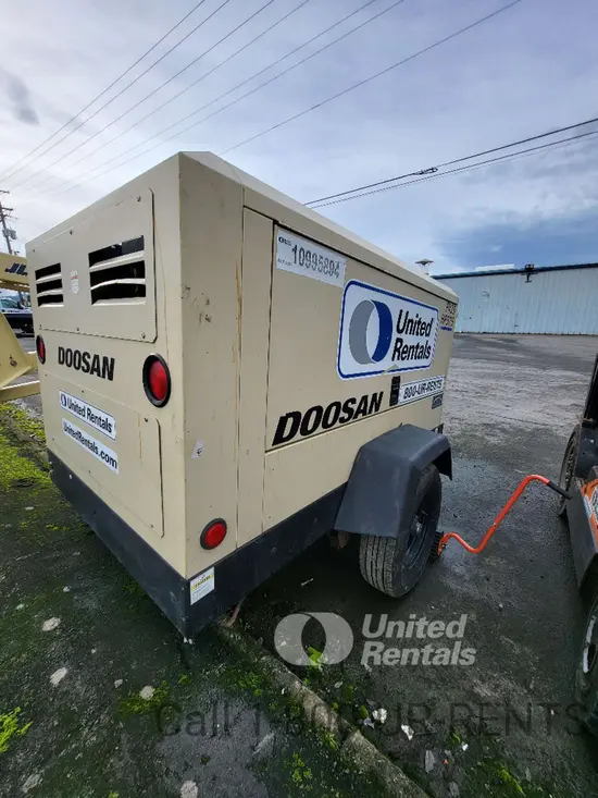 2019 Doosan P425/HP375WCUT4 Air Compressor
