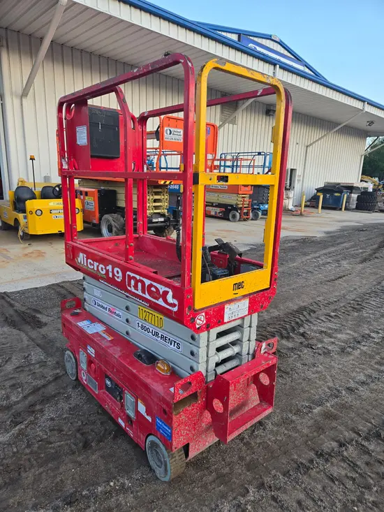2021 MEC MICRO 19 Scissor Lift