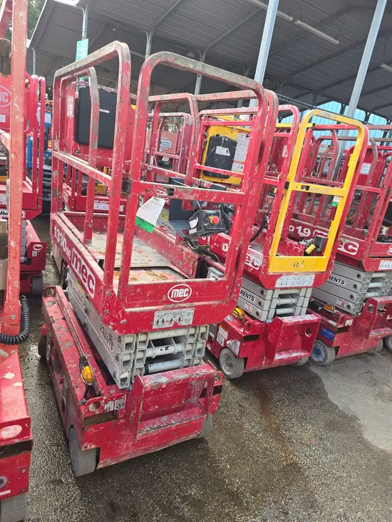 2017 MEC 1330SE Scissor Lift