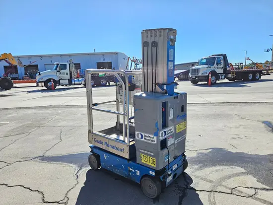 2018 Genie GR-20 Self-Propelled One-Person Lift