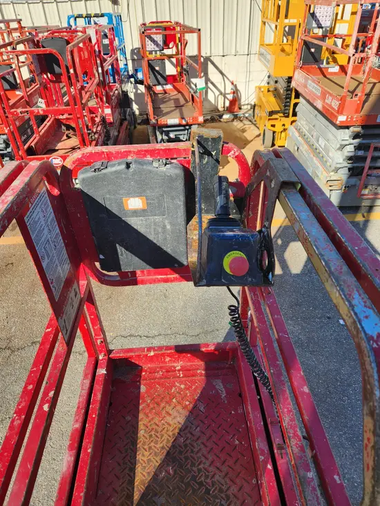 2018 MEC MICRO 19 Scissor Lift