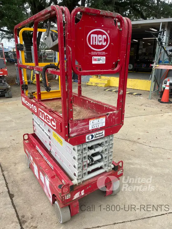2018 MEC MICRO 19 Scissor Lift