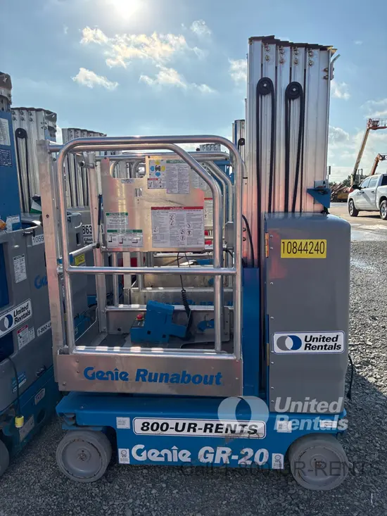 2018 Genie GR-20 Self-Propelled One-Person Lift