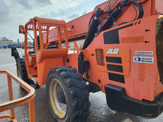 2017 SKYTRAK 10054 Forklift