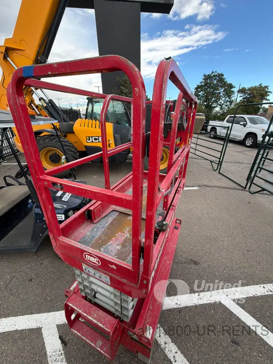 2018 MEC MICRO 19 Scissor Lift