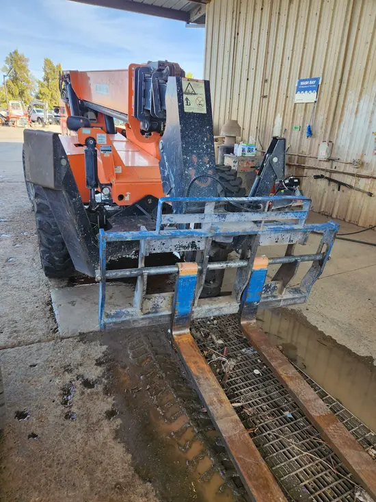 2017 SKYTRAK 10054 Forklift