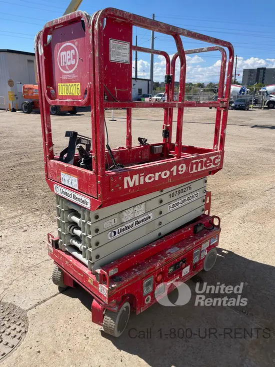 2018 MEC MICRO 19 Scissor Lift