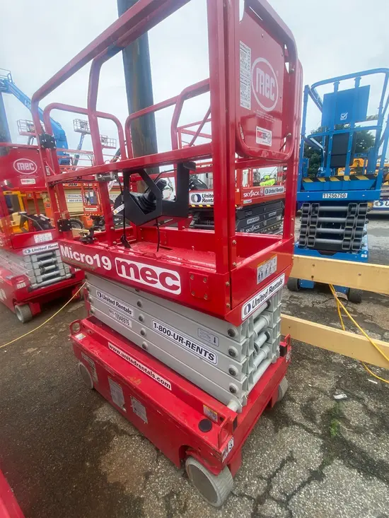 2019 MEC MICRO 19 Scissor Lift