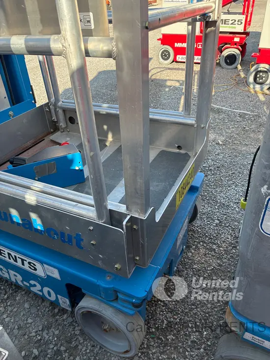 2018 Genie GR-20 Self-Propelled One-Person Lift