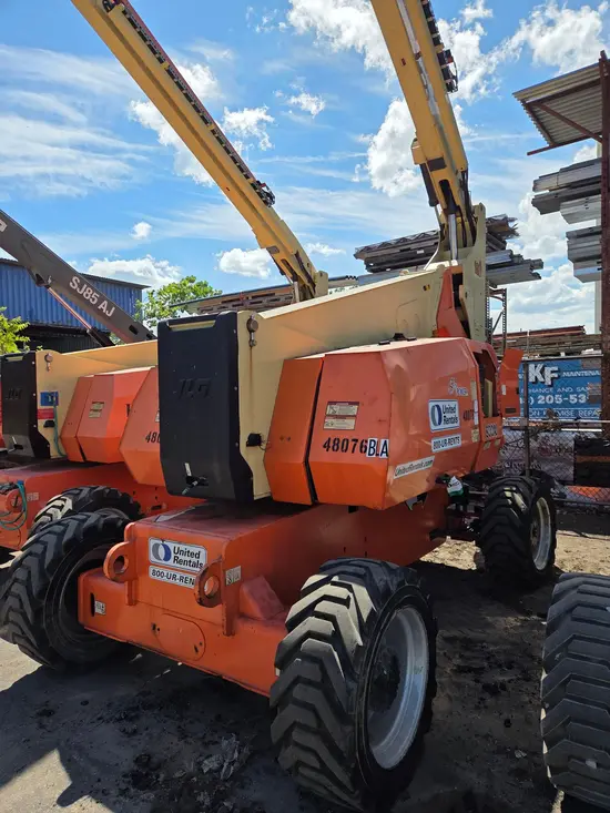 2017 JLG 800AJ Articulating Boom Lift