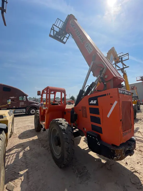 2021 SKYTRAK 8042 Forklift