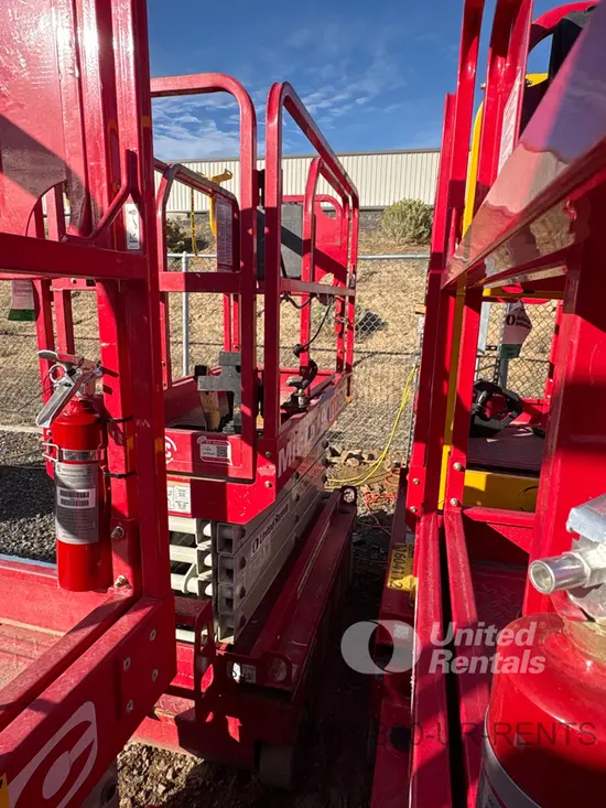 2018 MEC MICRO 19 Scissor Lift