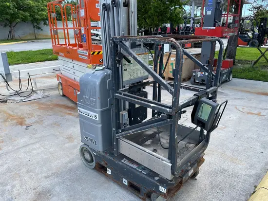 2016 JLG 20MVL Self-Propelled One-Person Lift