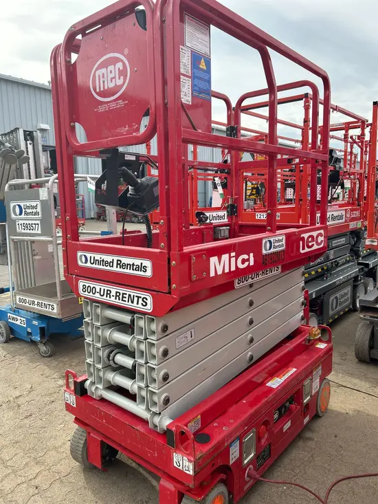 2019 MEC MICRO 19 Scissor Lift