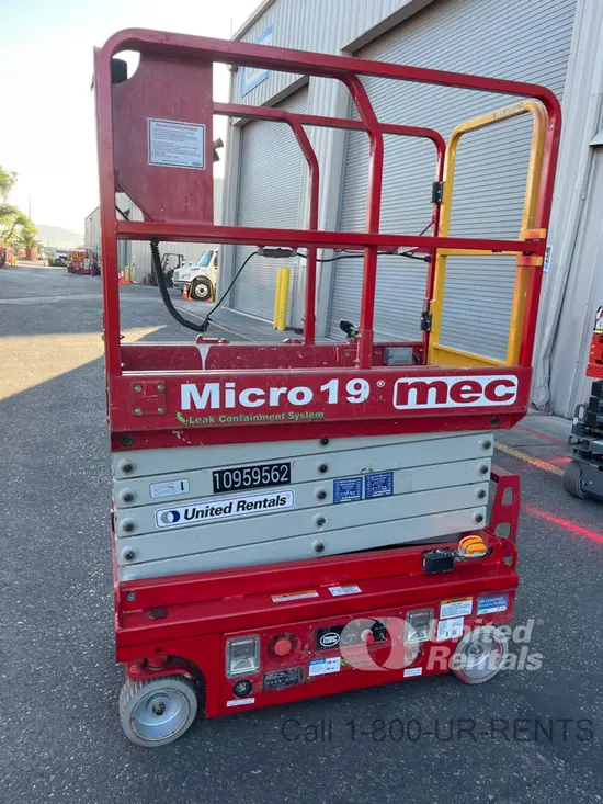 2019 MEC MICRO 19 Scissor Lift