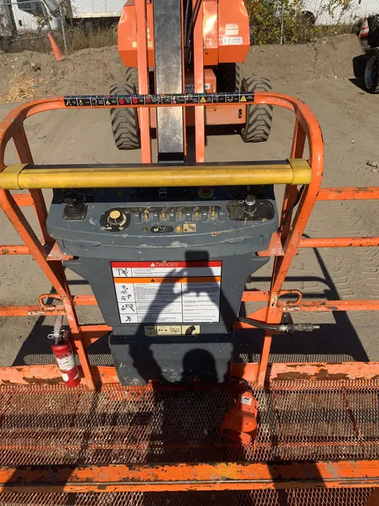 2017 JLG 800AJ Articulating Boom Lift