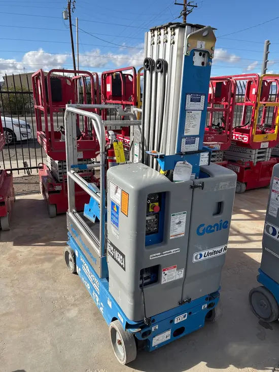 2018 Genie GR-20 Self-Propelled One-Person Lift