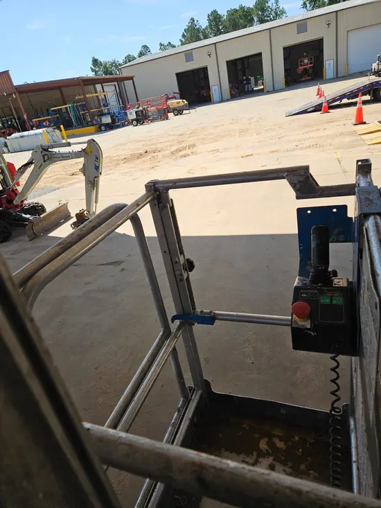 2018 Genie GR-20 Self-Propelled One-Person Lift