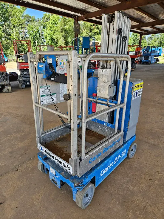 2018 Genie GR-20 Self-Propelled One-Person Lift