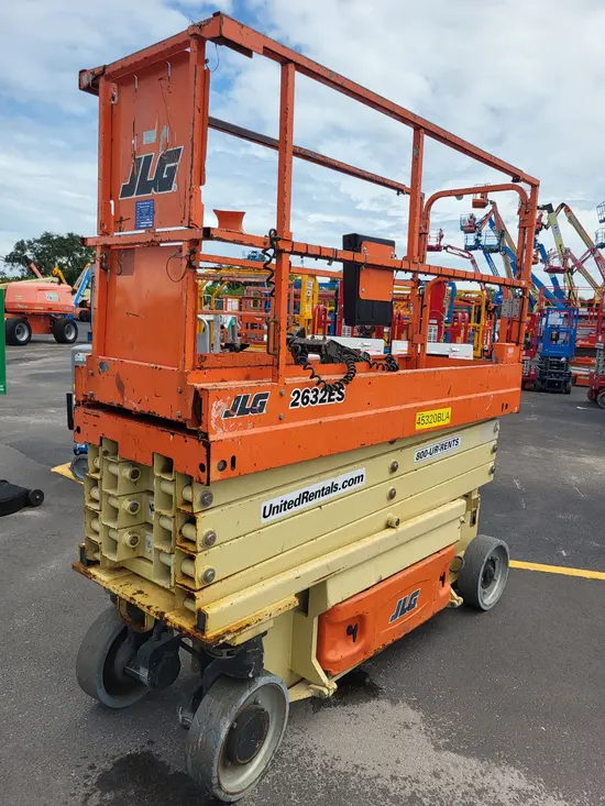 2017 JLG 2632ES
