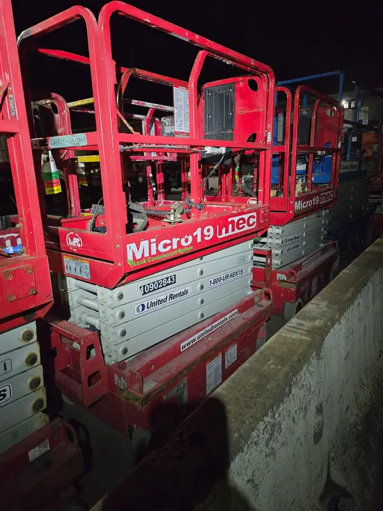 2019 MEC MICRO 19 Scissor Lift