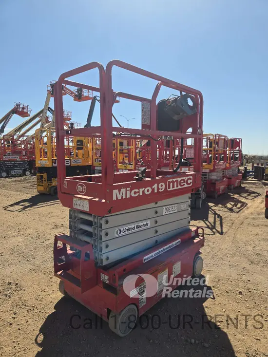 2019 MEC MICRO 19 Scissor Lift