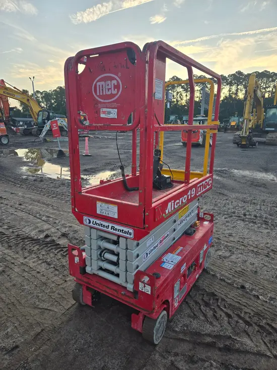 2021 MEC MICRO 19 Scissor Lift