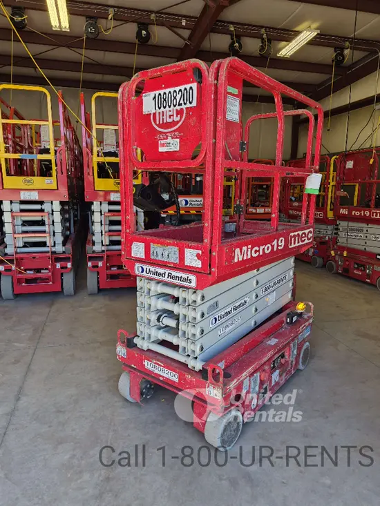 2018 MEC MICRO 19 Scissor Lift