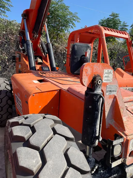 2017 SKYTRAK 8042 Forklift
