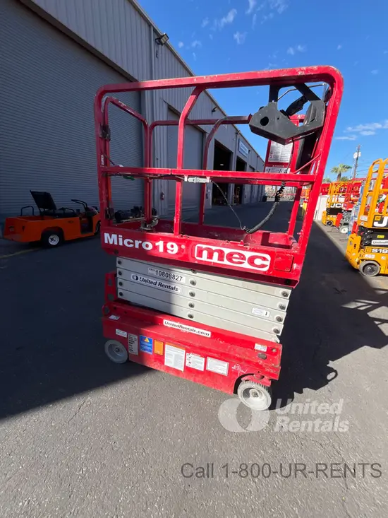 2018 MEC MICRO 19 Scissor Lift