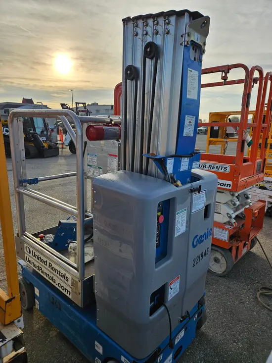 2018 Genie GR-20 Self-Propelled One-Person Lift