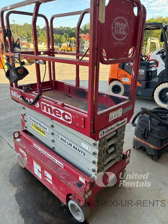 2020 MEC MICRO 19 Scissor Lift