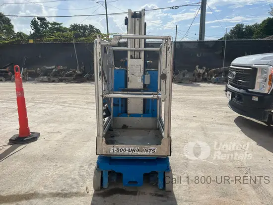 2018 Genie GR-20 Self-Propelled One-Person Lift