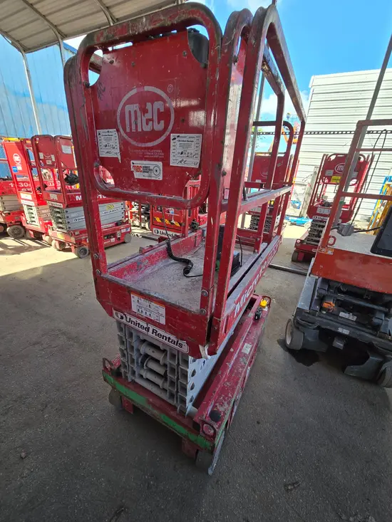 2018 MEC MICRO 19 Scissor Lift