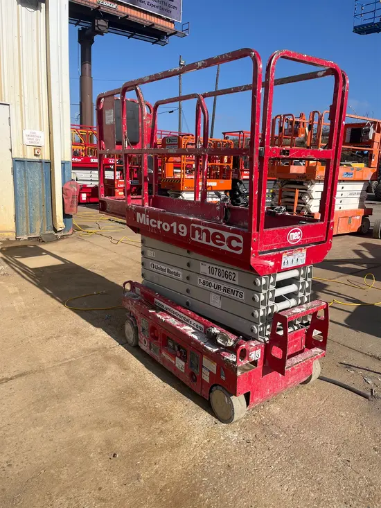 2018 MEC MICRO 19 Scissor Lift