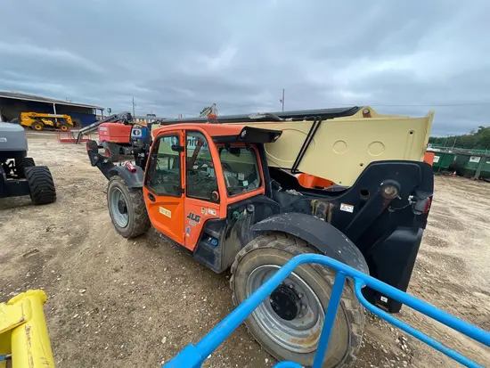 2019 JLG 1055 Forklift