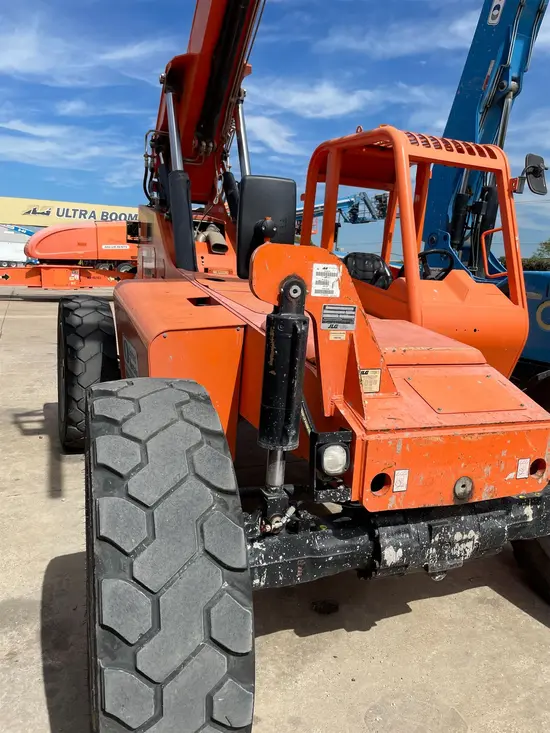 2017 SKYTRAK 8042 Forklift