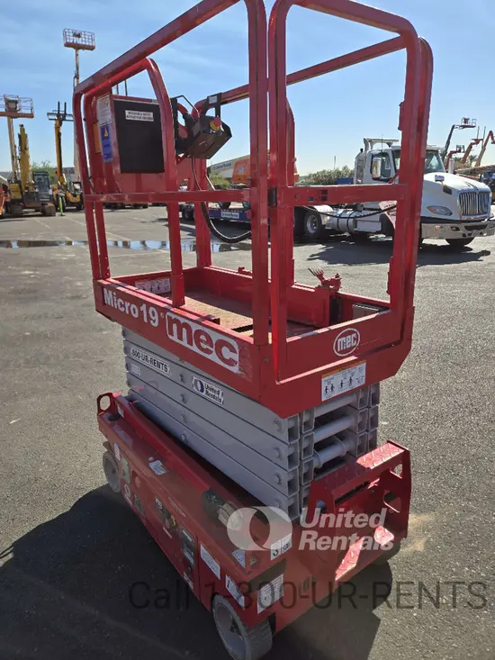 2018 MEC MICRO 19 Scissor Lift