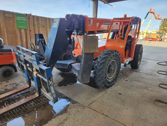 2017 SKYTRAK 10054 Forklift