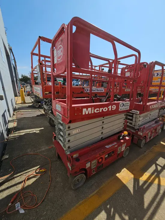2019 MEC MICRO 19 Scissor Lift