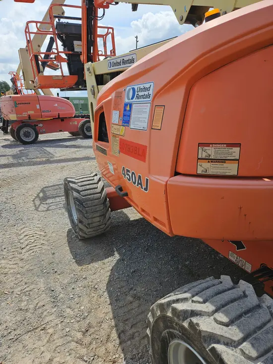 2017 JLG 450AJ Articulating Boom Lift