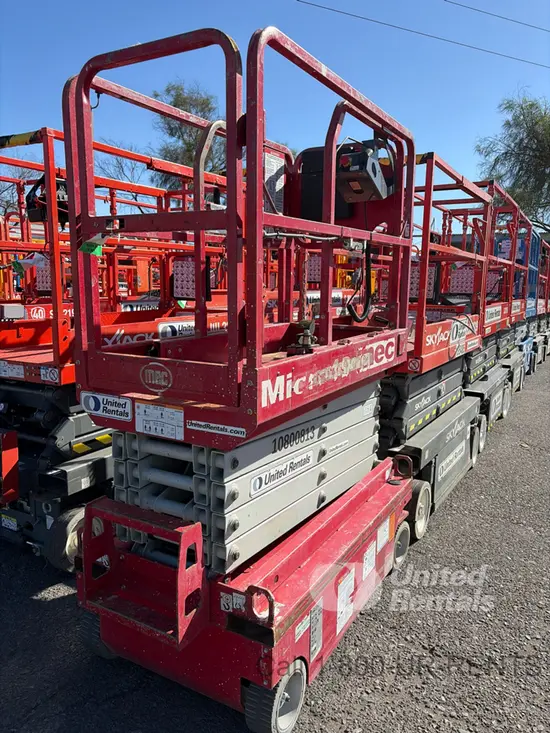 2018 MEC MICRO 19 Scissor Lift