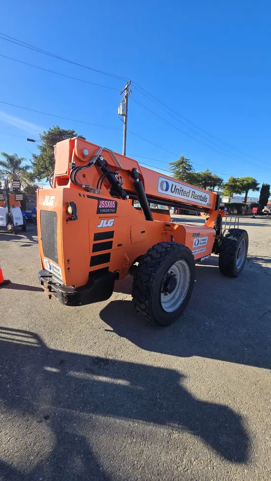 2017 SKYTRAK 6042 Forklift