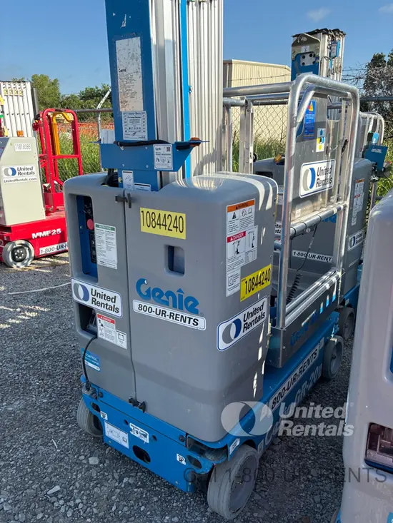 2018 Genie GR-20 Self-Propelled One-Person Lift